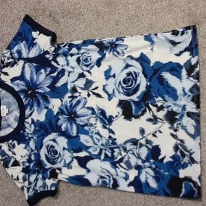 LuLaRoe Liv Tee EUC